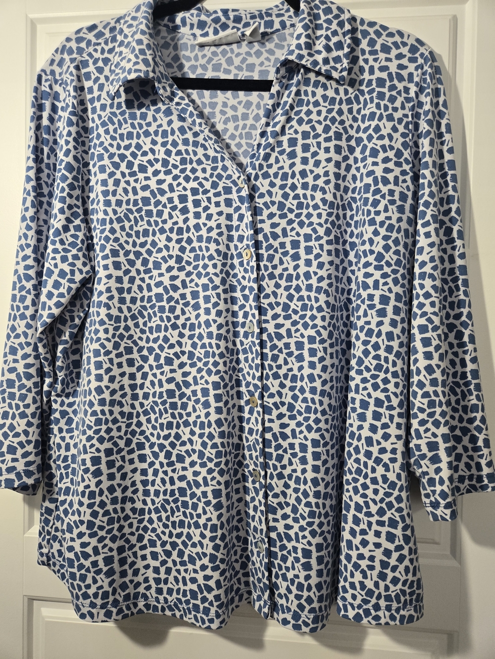 Susan Graver Navy and White Pebble-Print Button Front Shirt Size XL - Picture 2 of 8